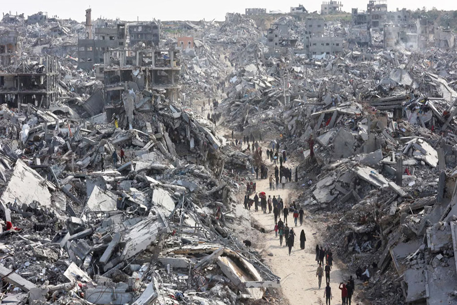 আড়াই লাখ টন জঞ্জালের চাপে ধুঁকছে গাজা