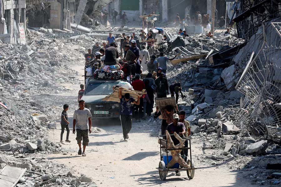 যুদ্ধবিরতি কার্যকর, গাজার ধ্বংসস্তূপে ফিরছে মানুষ