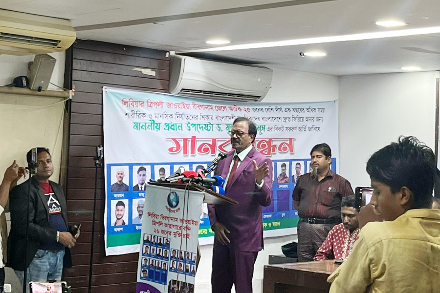 রেমিট্যান্সে অর্থনীতি সচল, তবু প্রবাসীদের প্রতি অবহেলা: হাবিব