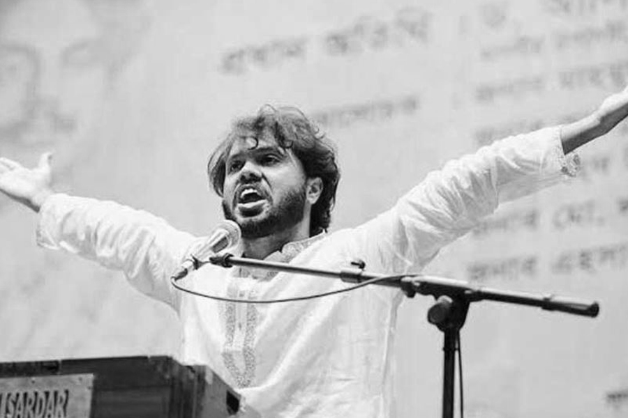 সবার বুকে ঠাঁই যে......