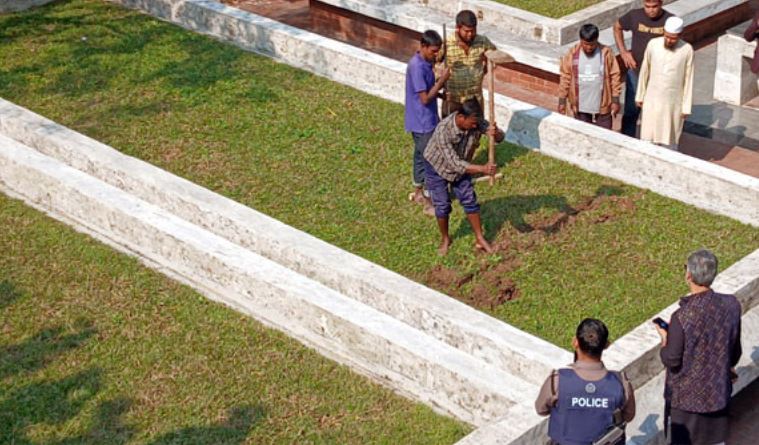 হাদির কবর খোঁড়া শুরু