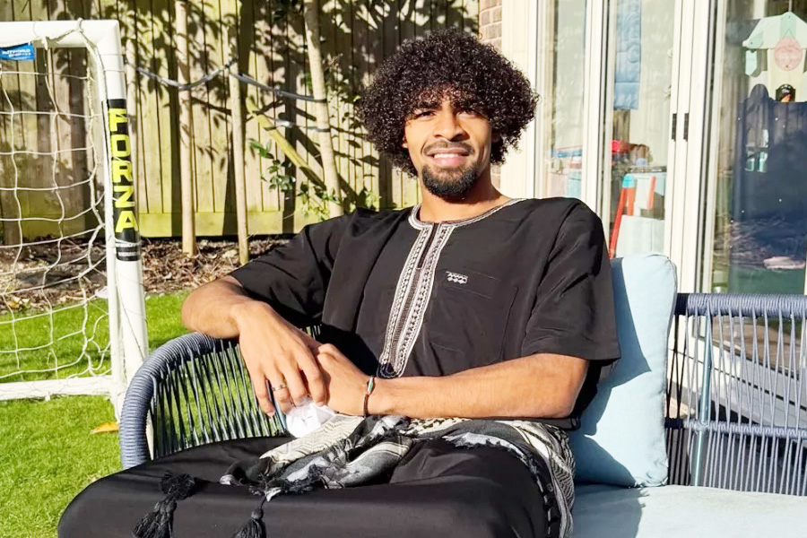 ঈদের আগাম শুভেচ্ছা জানালেন হামজা চৌধুরী