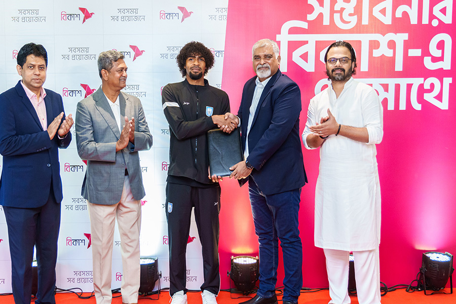 বিকাশ-এর নতুন ব্র্যান্ড অ্যাম্বাসেডর হলেন হামজা চৌধুরী