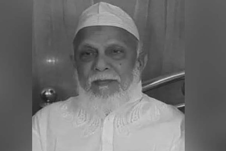 বিকেলে বিএনপি কার্যালয়ের সামনে হারুন অর রশিদের জানাজা
