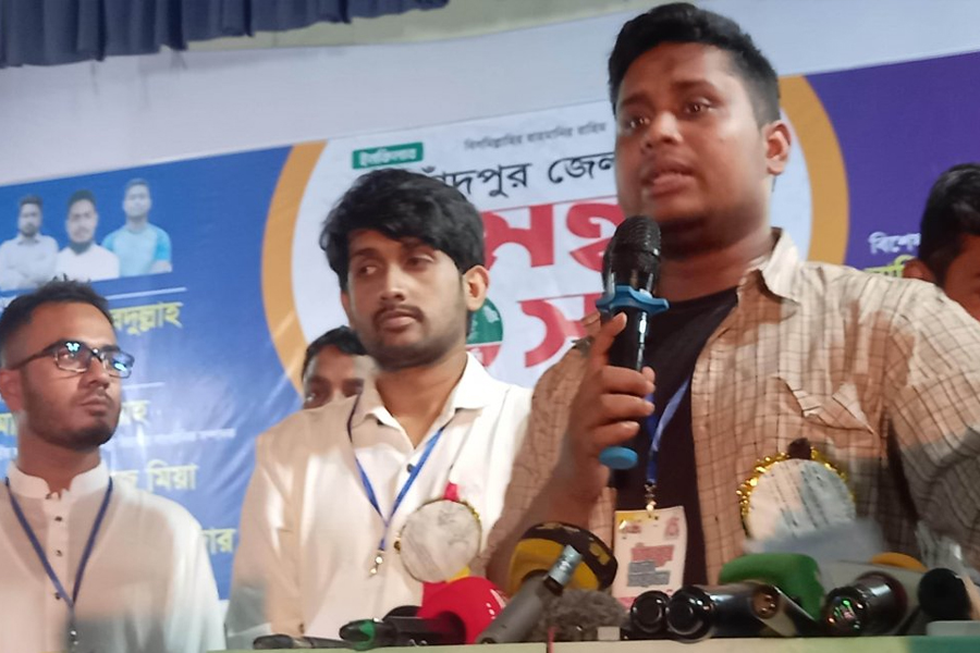 ‘জিয়ার আদর্শে বিশ্বাসীদের দলে নেবো’ : হাসনাত