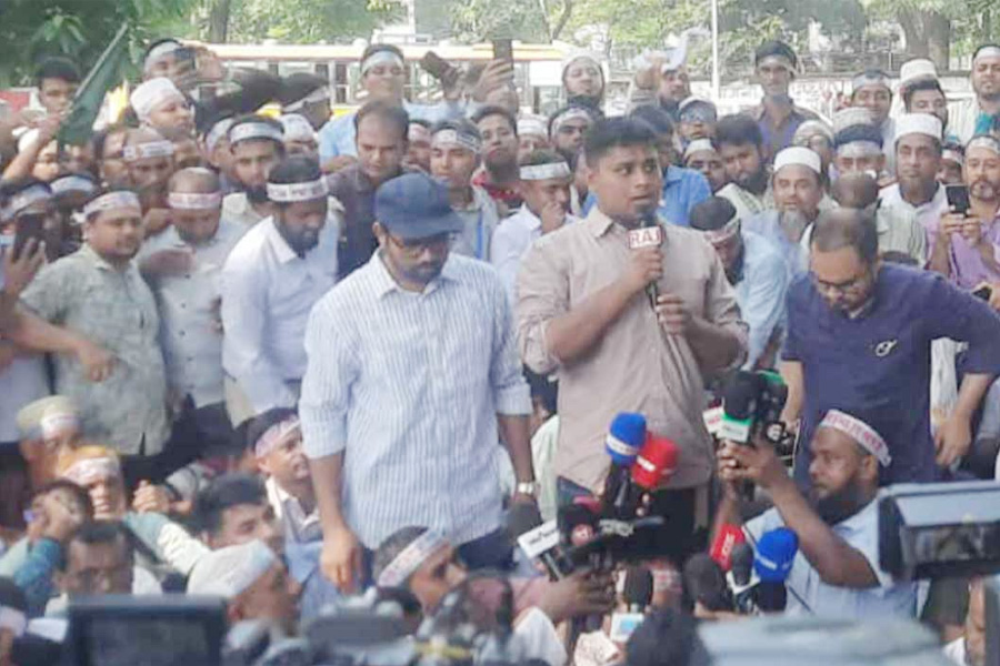 যে উপদেষ্টা শিক্ষকদের সঙ্গে কথা বলতে চান না, তার দরকার নেই