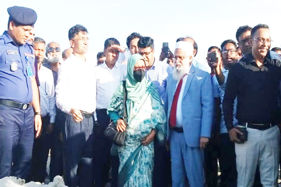 নীলফামারীতে চীনা হাসপাতালের জায়গা পরিদর্শনে স্বাস্থ্য উপদেষ্টা