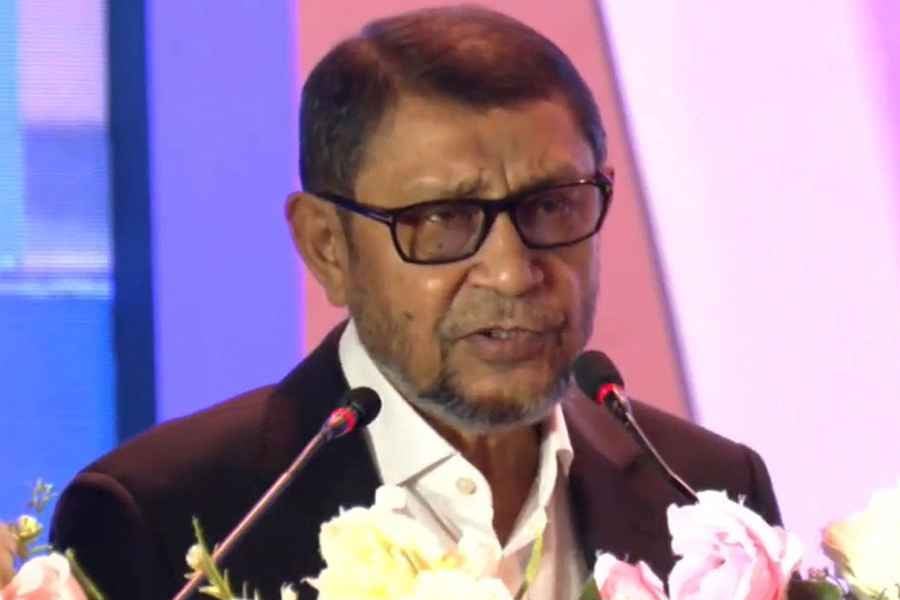 নরসিংদীর মনোহরদীতে অনুষ্ঠানে বক্তব্য দেন স্বাস্থ্যমন্ত্রী সরদার সাখাওয়াত হোসেন।  ছবি: ভিওডি বাংলা