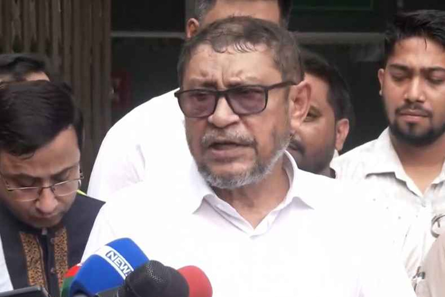 ডিএনসিসি কোভিড হাসপাতালে হঠাৎ পরিদর্শন স্বাস্থ্যমন্ত্রীর