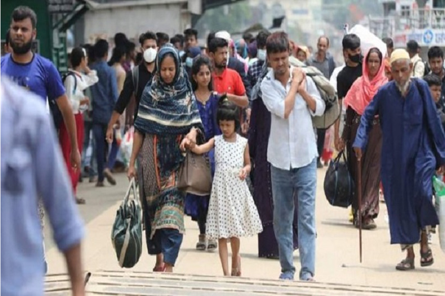 ঈদের ছুটি শেষে ঢাকামুখী মানুষের ভিড়
