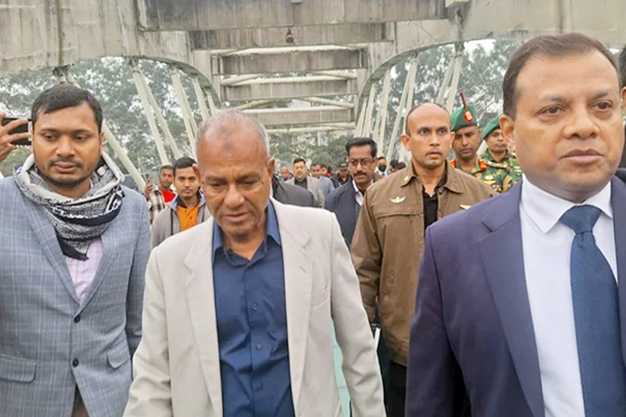 খালেদা জিয়ার কবরের জায়গা পরিদর্শনে স্বরাষ্ট্র উপদেষ্টা