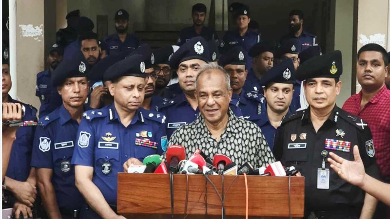 সব অবৈধ অস্ত্র উদ্ধার করা হবে : স্বরাষ্ট্র উপদেষ্টা