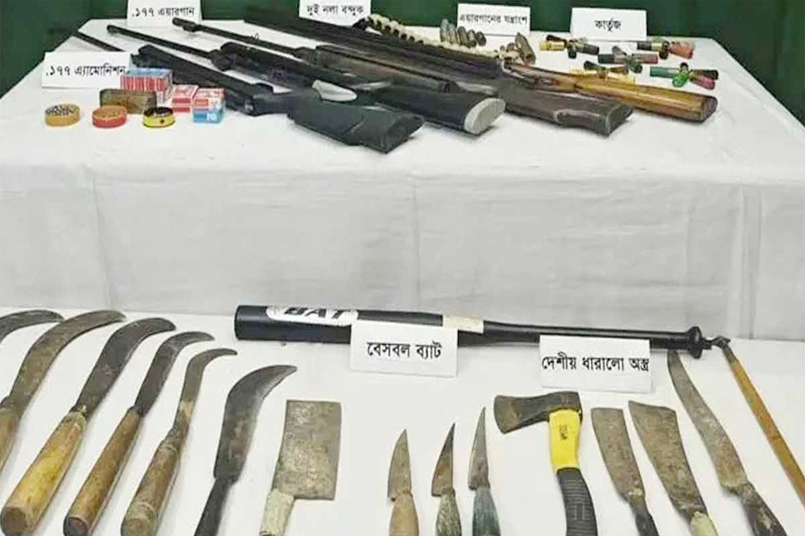 সেনা অভিযানে বিপুল অস্ত্র, গোলাবারুদ-মাদক উদ্ধার, গ্রেপ্তার ৫