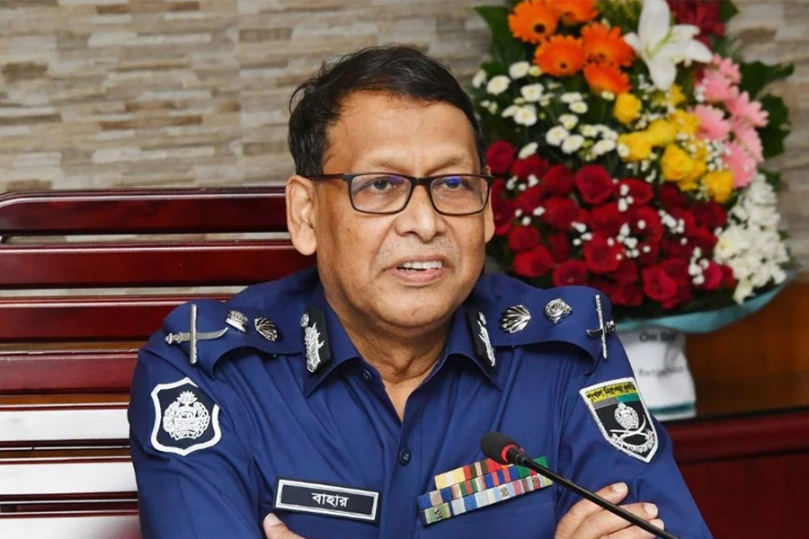 তদন্ত প্রতিবেদনের পর আইজিপিকে সরাতে নোটিশ