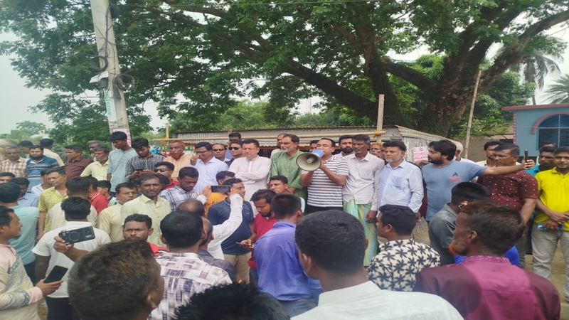 ওসিকে ফেরাতে বিএনপি’র প্রতিবাদ মিছিল