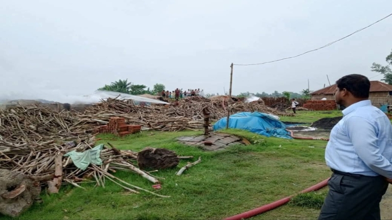 সাঘাটায় কয়লা কারখানায় অভিযানে ইউএনও