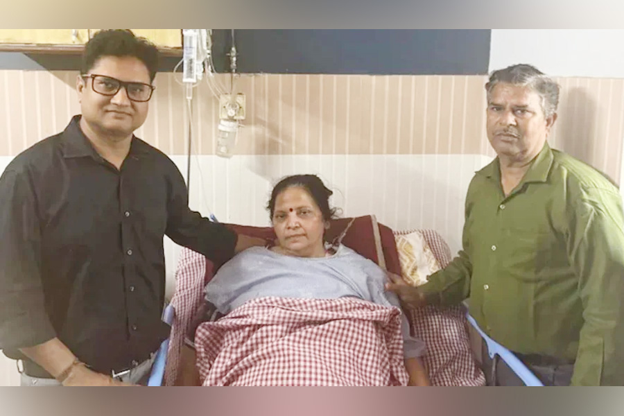 অ্যাম্বুলেন্সের ঝাঁকুনিতে ‘ব্রেইন ডেড’ ঘোষিত নারীর প্রাণ ফিরে!