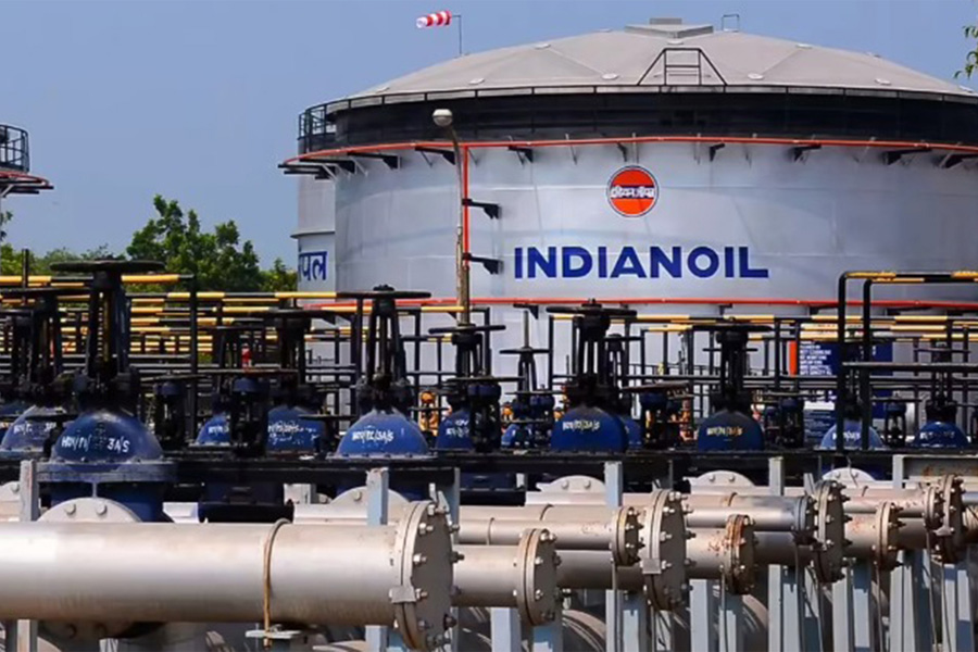 মার্কিন নিষেধাজ্ঞায় রাশিয়ার তেল কেনা বন্ধ করলো ভারত