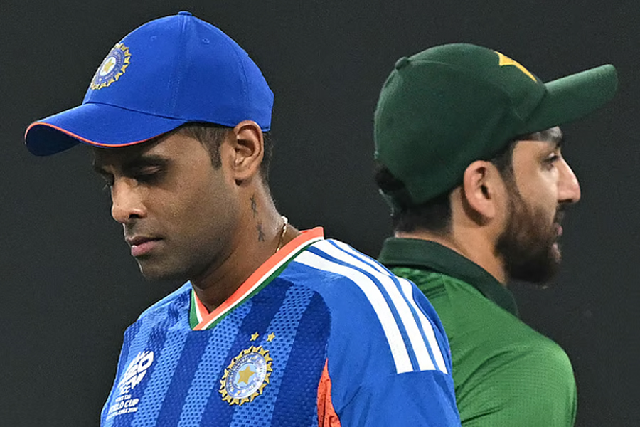 টসে জিতে বোলিংয়ে পাকিস্তান, এবারও হলো না হ্যান্ডশেক