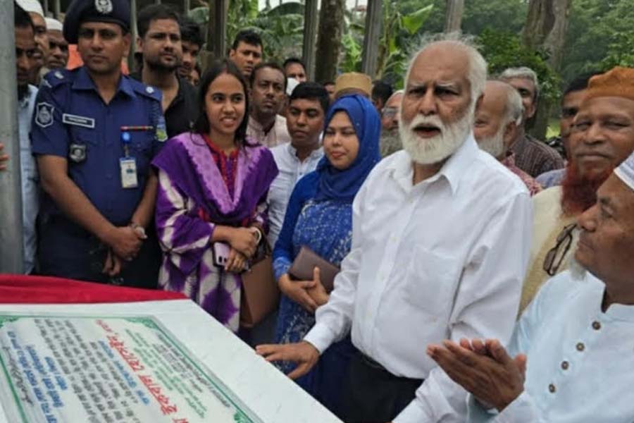 চাঁদাবাজ ও মজুতদারদের বিরুদ্ধে ঐক্যবদ্ধ প্রতিরোধ গড়তে হবে: প্রতিমন্ত্রী ইকবাল