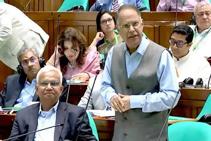জাতীয় সংসদে ৩০০ বিধিতে দেওয়া বিবৃতিতে বক্তব্য দেন ইকবাল হাসান। ছবি: ভিওডি বাংলা
