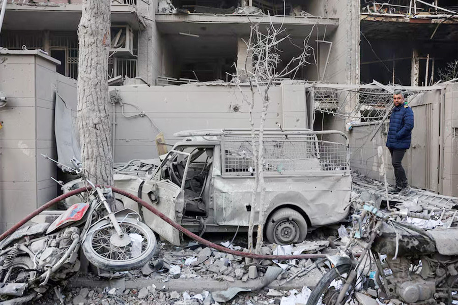 ইরানে মার্কিন-ইসরায়েলি হামলায় সহস্রাধিক বেসামরিক নিহত