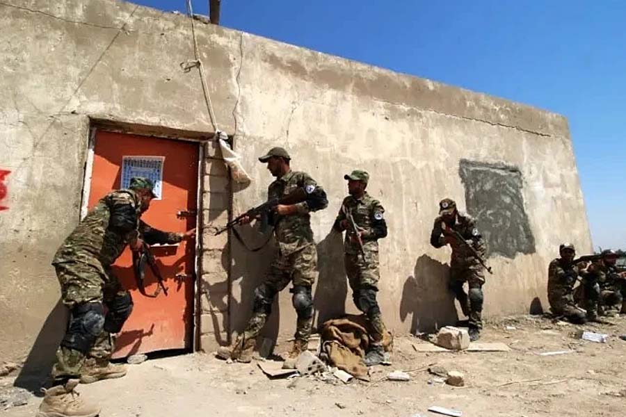 ইরাকের পিএমএফ ঘাঁটিতে হামলা, কমান্ডারসহ নিহত ৬