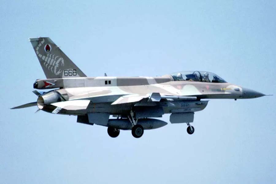 ক্ষেপণাস্ত্র ছুড়ল ইরান: লক্ষ্য ইসরায়েলের যুদ্ধবিমান