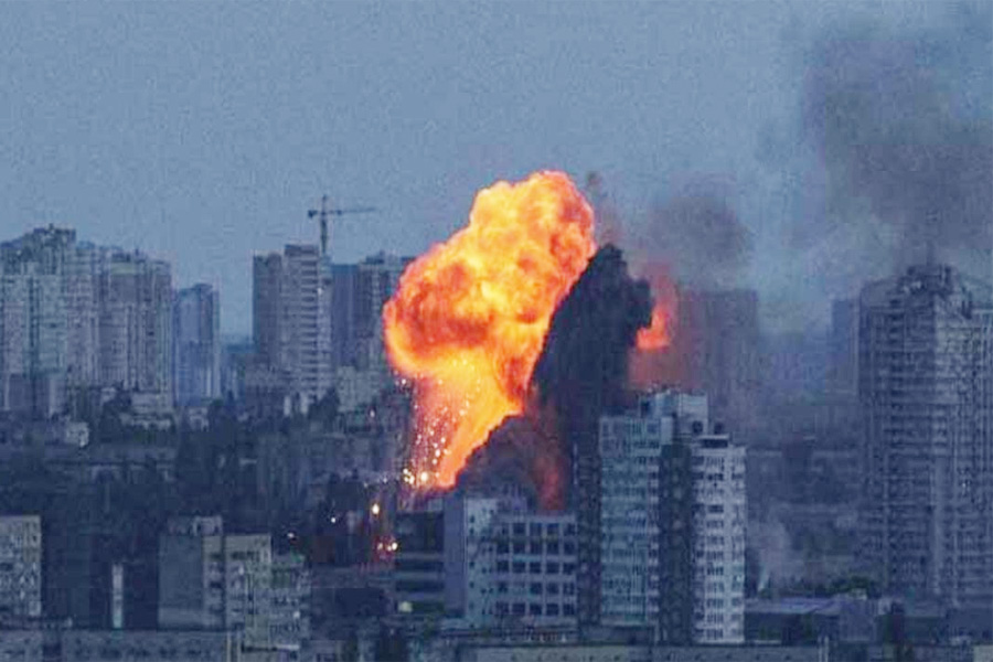 যুদ্ধবিরতির মাঝেও ইরানে ইসরায়েলের হামলা