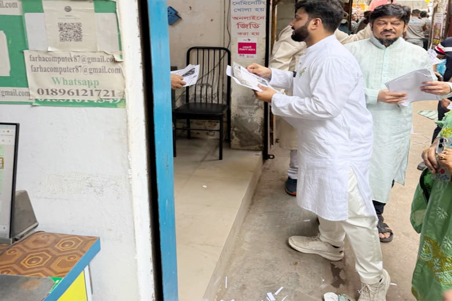 গণতন্ত্র-জনগণের সরকার গঠনের অঙ্গীকারে গণসংযোগ শুরু করলেন