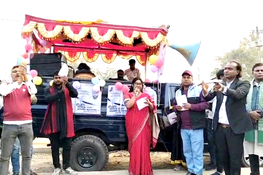 ফুলবাড়ীতে জাসাসের সংগীতের ভাষায় ভোটের প্রচারণা