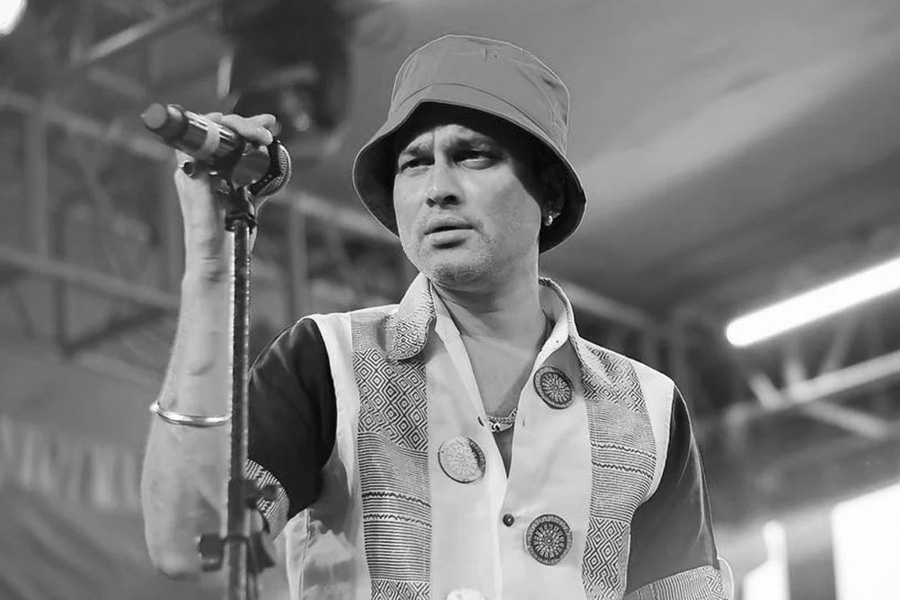 জুবিন গার্গকে হারিয়ে শোকে স্তব্ধ অসুস্থ বাবা–স্ত্রী