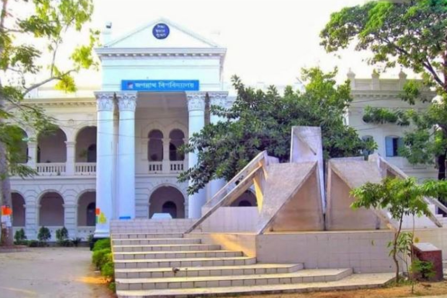 আটক ওই নারী শিবিরের ভিপি প্রার্থীর স্ত্রী