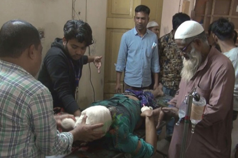 যশোরে ব্যবসায়ীকে কুপিয়ে হত্যা, জনতার হাতে খুনি নিহত