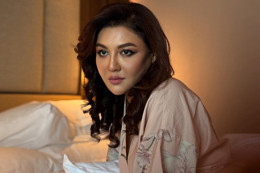 বোল্ড লুকে জয়া, সামাজিক মাধ্যমে আলোচনার ঝড়