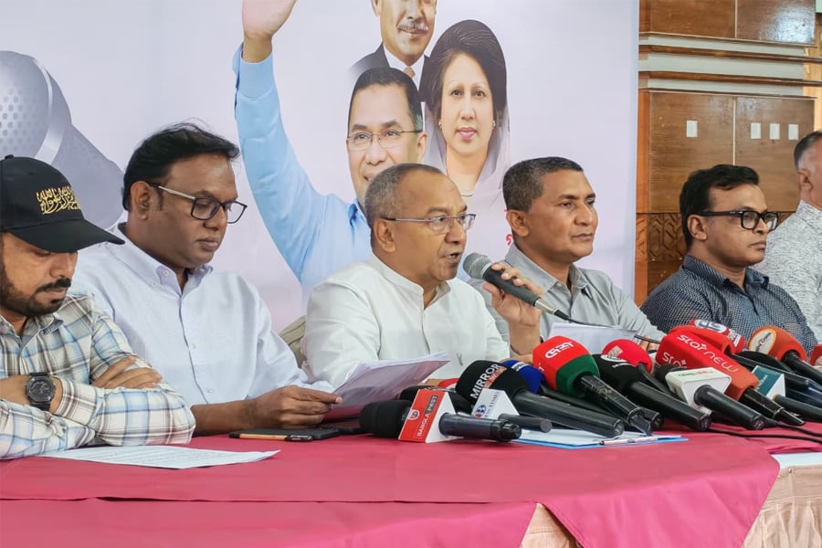 নয়াপল্টনের হোটেল ভিক্টোরির সাঙ্গু ব্যাংকুইট হলের (৭ম তলা) এক সংবাদ সম্মেলনে বক্তব্য দেন আবদুল মোনায়েম। ছবি: ভিওডি বাংলা