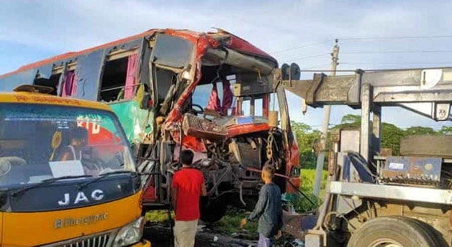 জুলাইয়ে সড়কে ঝরেছে ৪১৮ প্রাণ, শিশু ৫৩