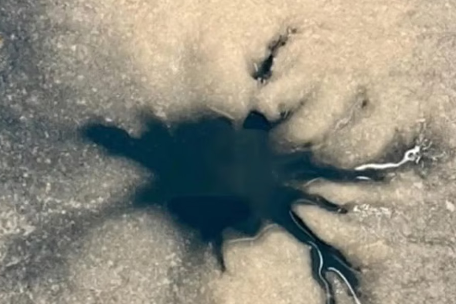 বৃহস্পতি গ্রহে মাকড়সাসদৃশ কাঠামোর রহস্যজনক আবিষ্কার