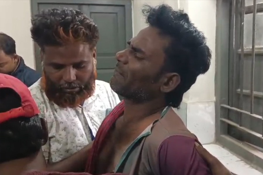 বিদ্রোহী প্রার্থীর প্রচারে বাধা, হামলা-ভাঙচুরের অভিযোগ