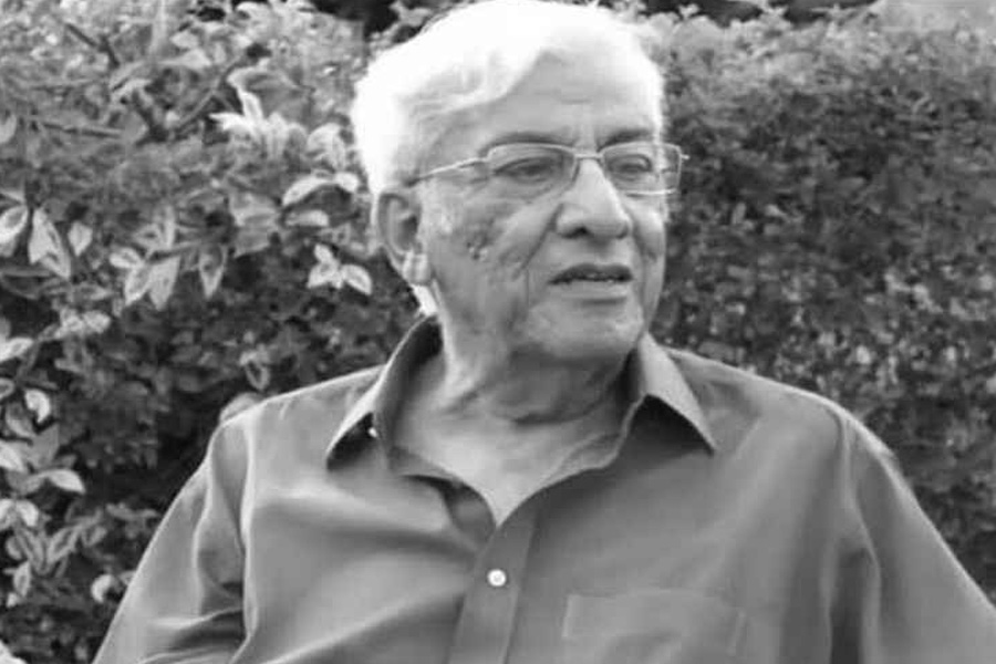 পাকিস্তানের প্রখ্যাত টিভি অভিনেতা খালিদ হাফিজ খানের মৃত্যু