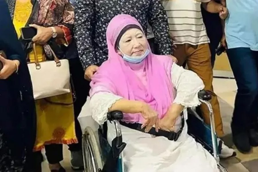 মধ্যরাতে হাসপাতালে ভর্তি হলেন খালেদা জিয়া