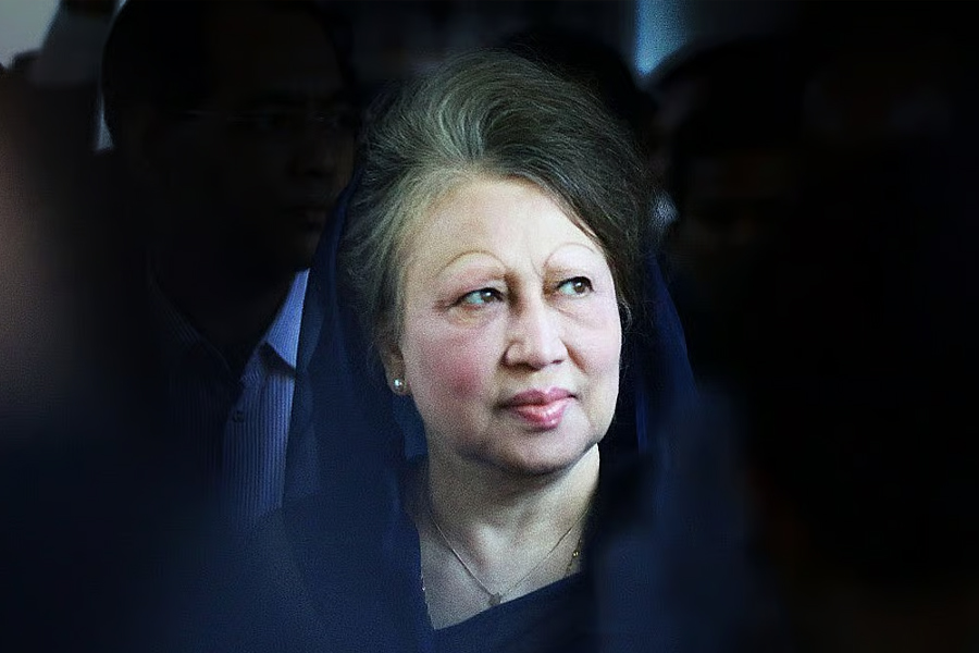 খালেদা জিয়ার অবস্থা সংকটাপন্ন, ভেন্টিলেশনে রেখে চলছে চিকিৎসা