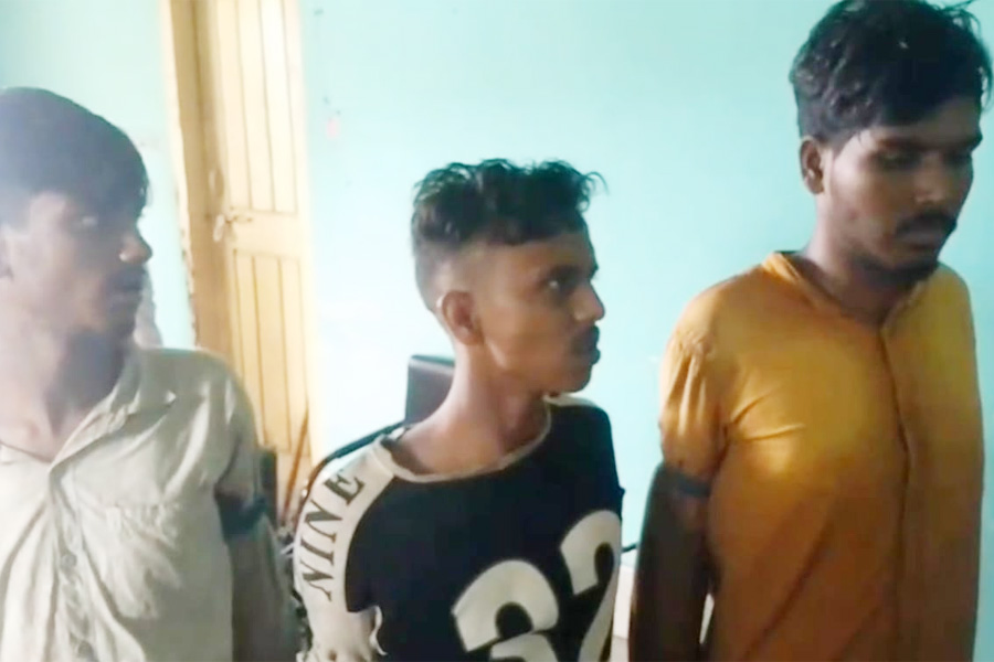 ইটনায় অটোরিকশা ছিনতাই, চালক খুন