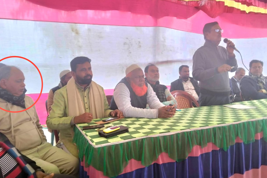 বিএনপি প্রার্থীর বৈঠকে একাধিক মামলার আসামি আ’লীগ নেতা