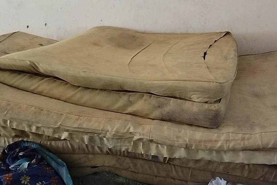 অস্বাস্থ্যকর পরিবেশে চলছে কুমারখালী উপজেলা স্বাস্থ্য কমপ্লেক্সে সেবাদান