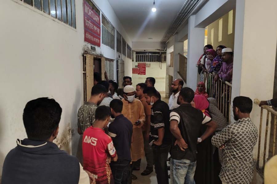 এক দুর্ঘটনায় শেষ পুরো পরিবার, কেউ হারিয়েছেন বাবা-মা