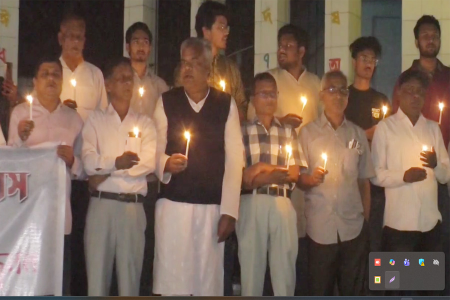 কুড়িগ্রামে গণহত্যা দিবস উপলক্ষে আলোক শিখা প্রজ্জলন