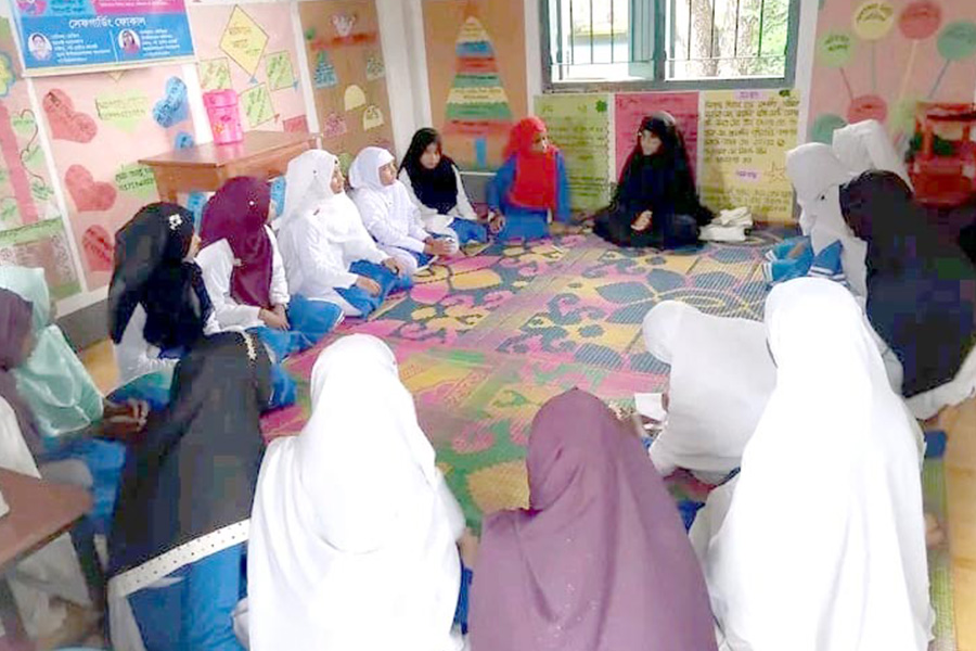 দুর্যোগকালে নারীর স্বাস্থ্য সচেতনতায় লাইট হাউজ