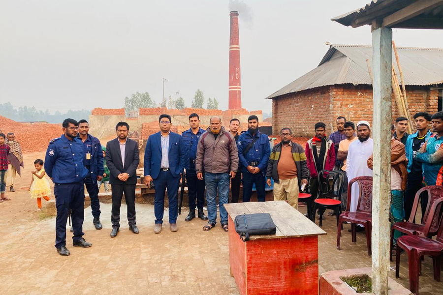 উলিপুরে ২ ইটভাটাকে ভ্রাম্যমান আদালতের জরিমানা