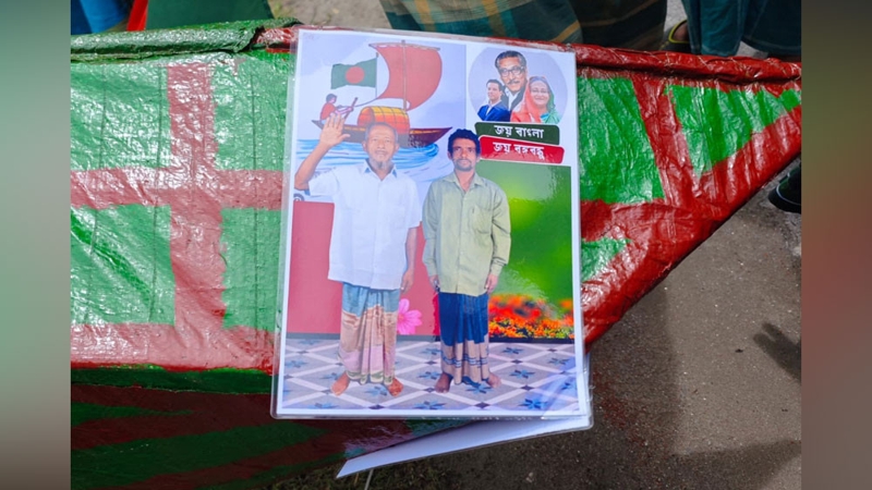 রাতে নৌকা ঝুলিয়ে দেওয়া সেই আ. লীগ কর্মী আটক